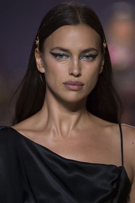 azzurra versace make up